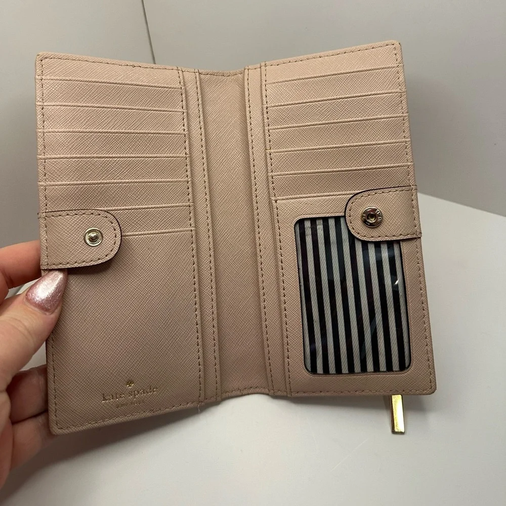 Kate Spade EUC Cameron Street Rose and Cream Saffiano Leather Bifold Wallet